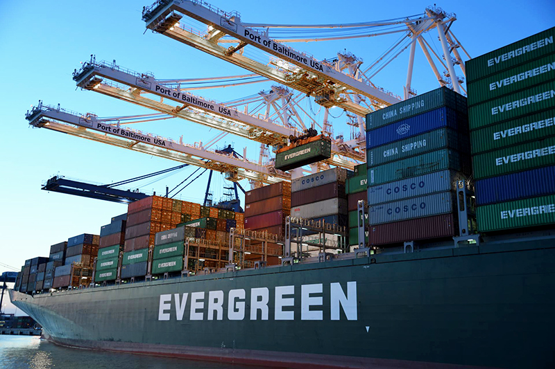 container ship unloading at port of baltimore
